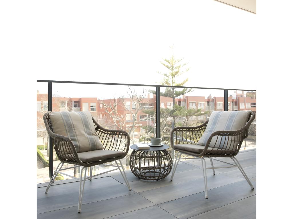 Chaise blanche, 65 x 76 cm