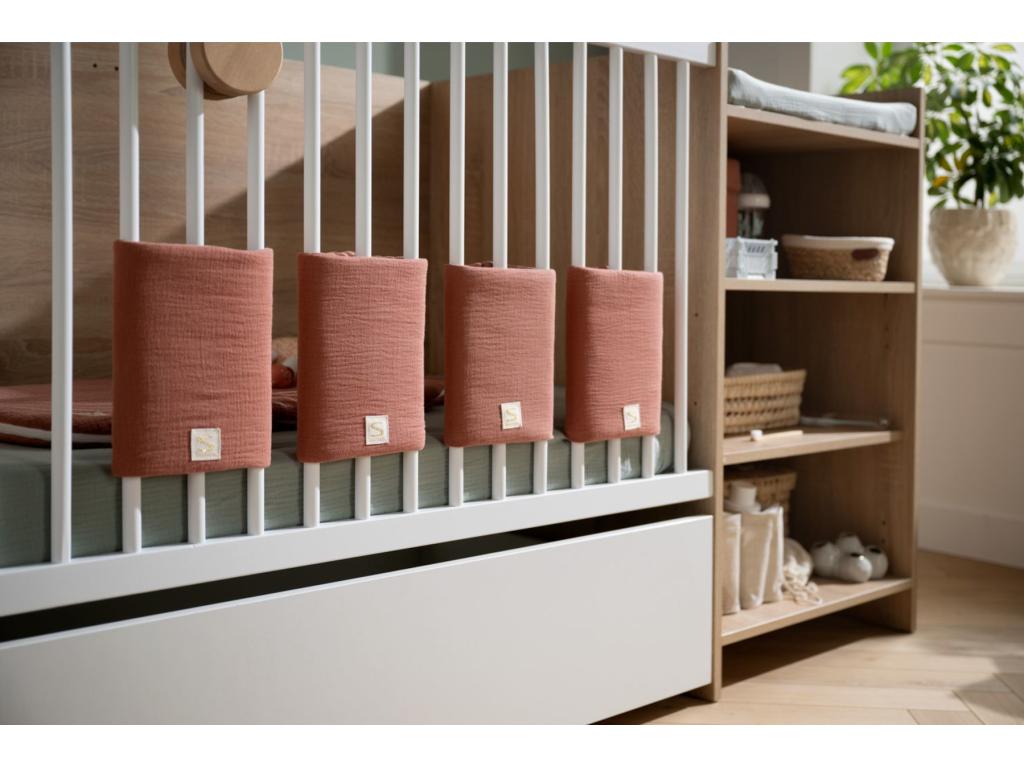 Lit bébé combiné 120x60 évolutif en 90x190 en décor bois avec commode à langer étagère SAVB34127